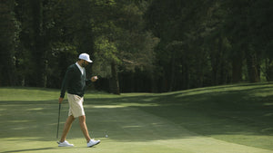 Cachemire Cardigan Homme — April Tradition Dogleg — Vert, en situation sur le parcours