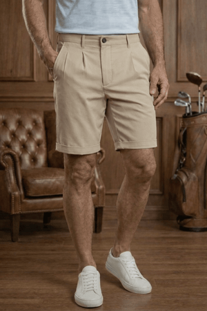 Tenue de golf Dogleg beige décontractée — short et pantalon, style Swiss golf