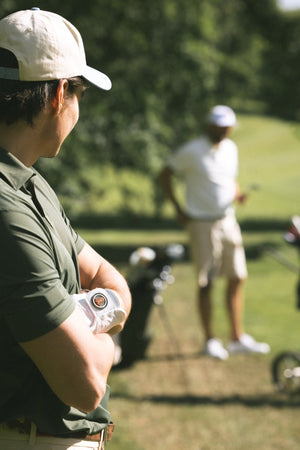 Gant de Golf Homme Dogleg, en situation sur le parcours