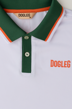 Polo de golf Dogleg Tour enfant blanc et vert porté — golf junior Suisse