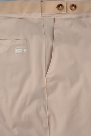 short de golf beige Dogleg — tissu respirant et élégant pour golfeur suisse